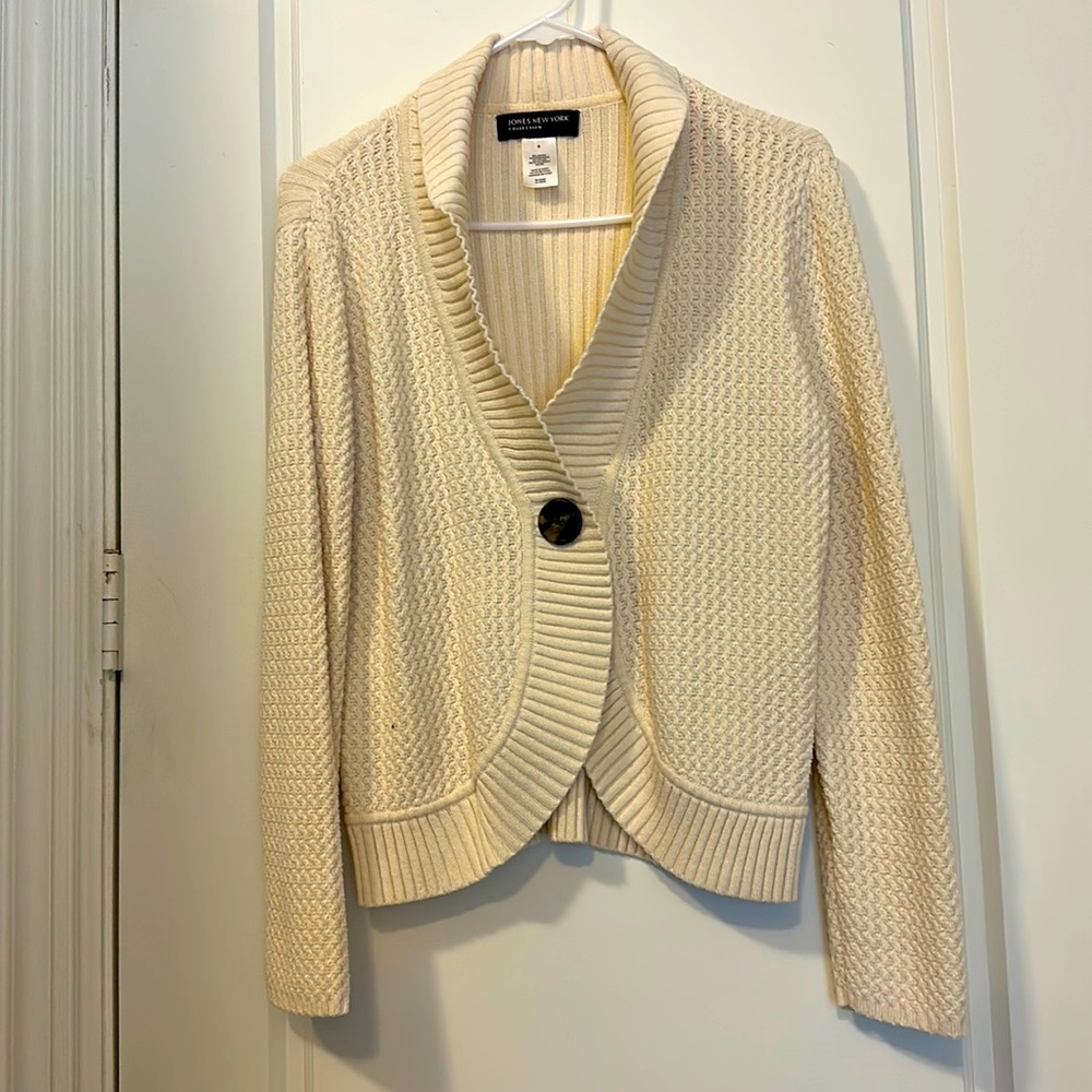 Jones New York cream single-button cream cardigan.